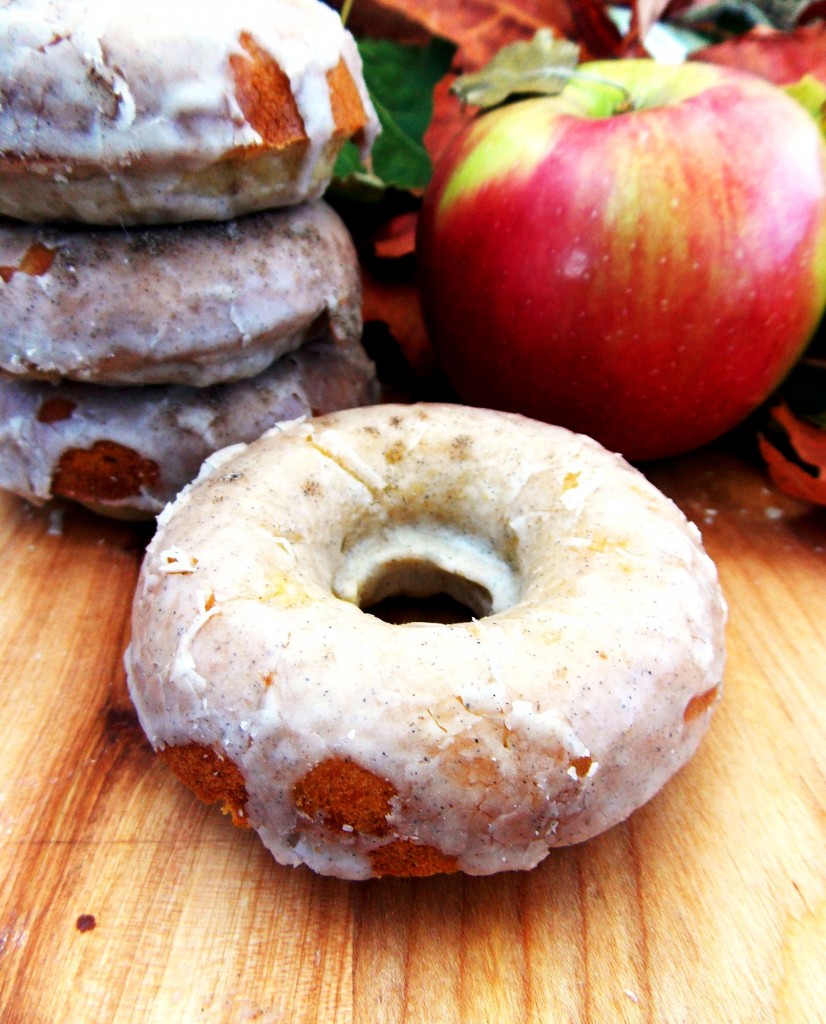 Apple Cardamom Cake Donuts|Havocinthekitchen.com