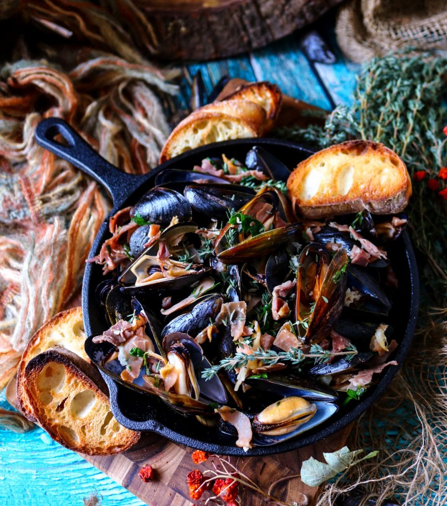 White Wine Prosciutto Steamed Mussels