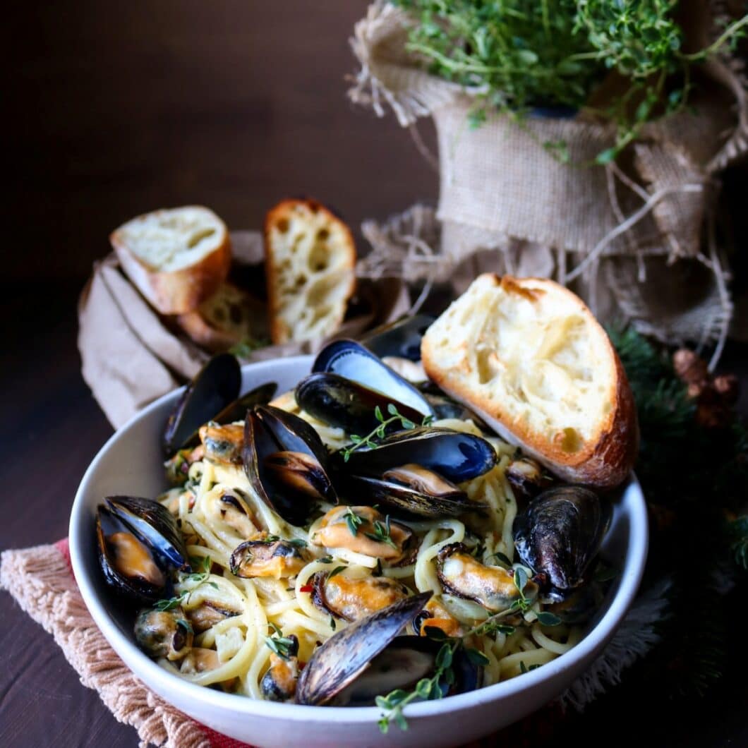 Garlic Butter Mussel Pasta