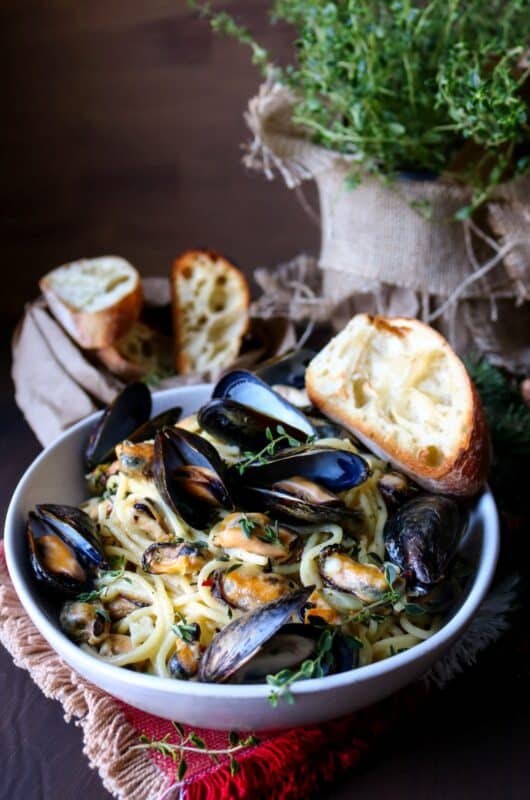 Garlic Butter Mussel Pasta
