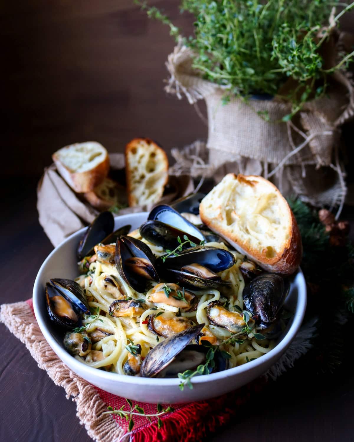 Garlic Butter Mussel Pasta