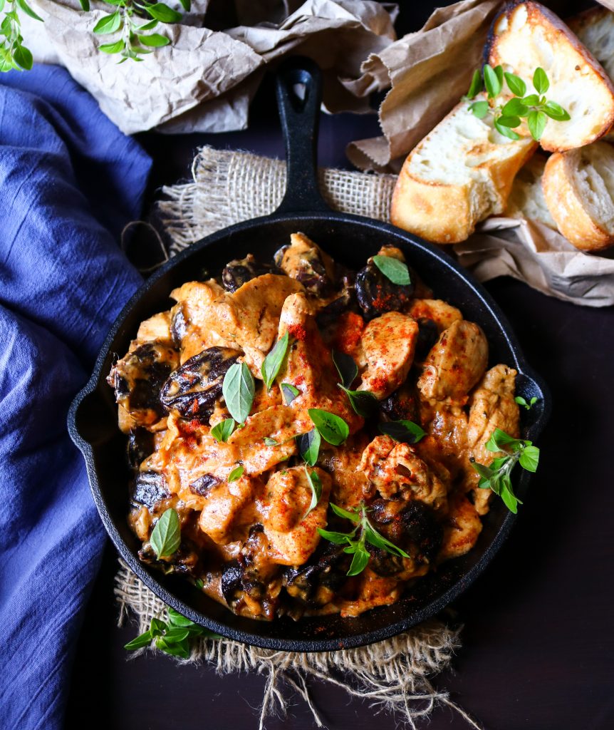 Creamy Chicken Breasts with Prunes