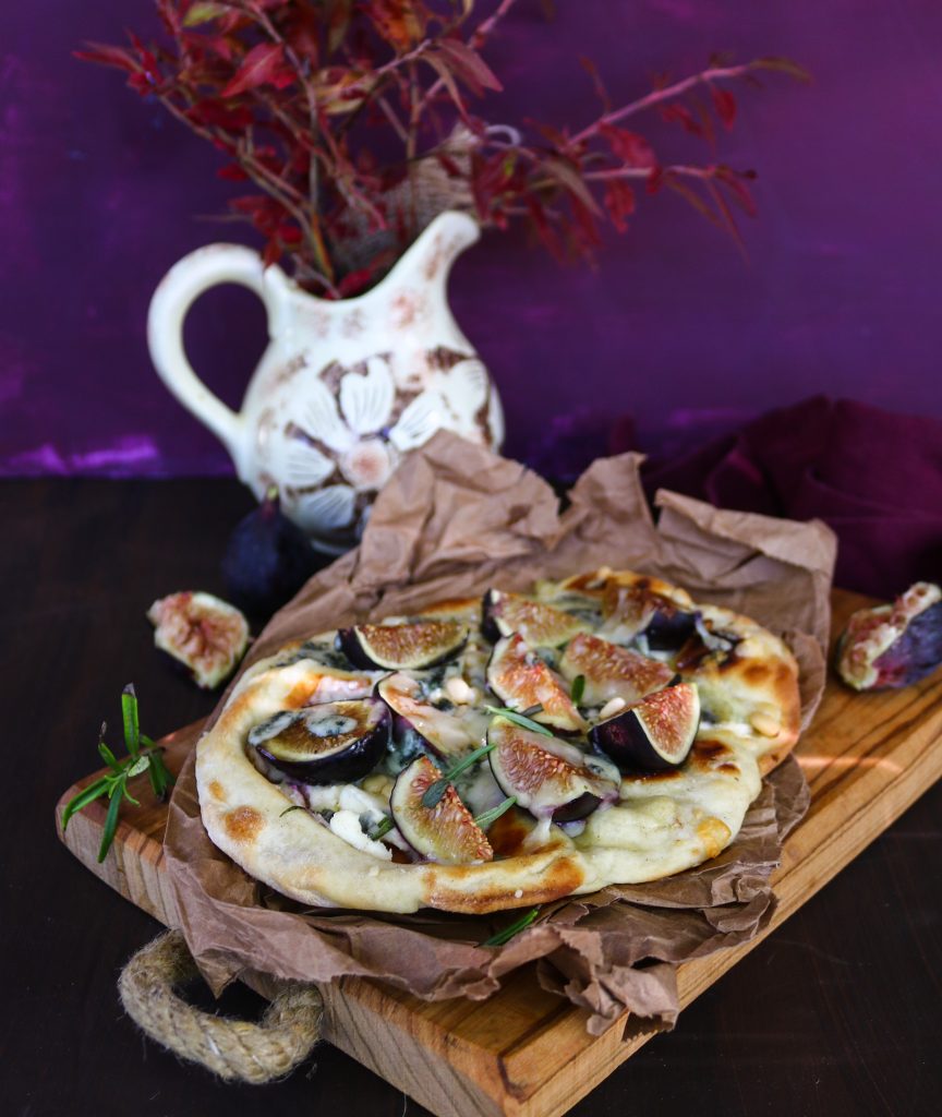 Fig Blue Cheese Flatbread (Naan Pizza with Figs)