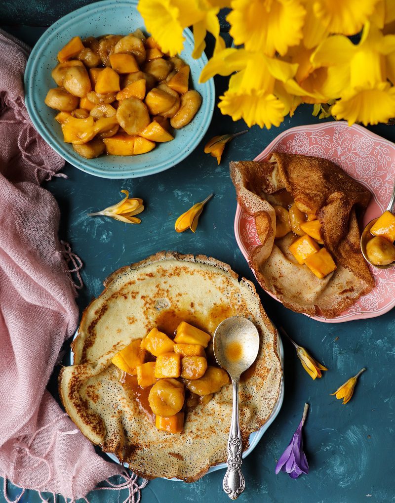 Banana Mango Sauce Crêpes