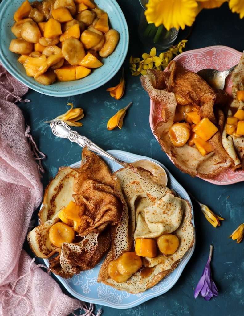 Banana Mango Sauce Crêpes