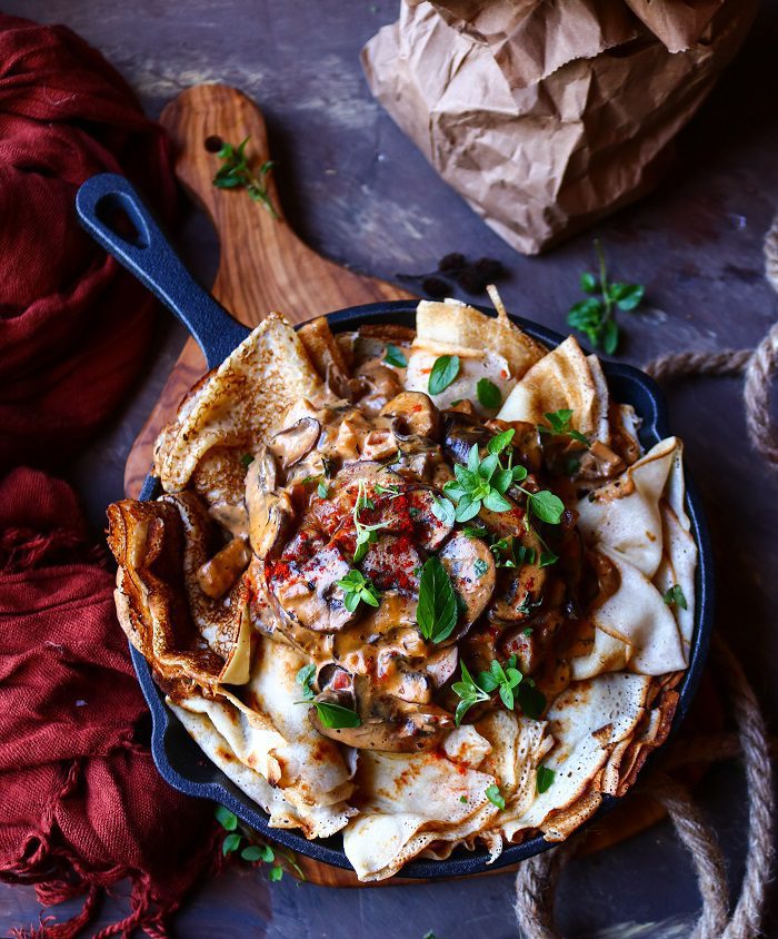 Crêpes With Creamy Mushroom Sauce