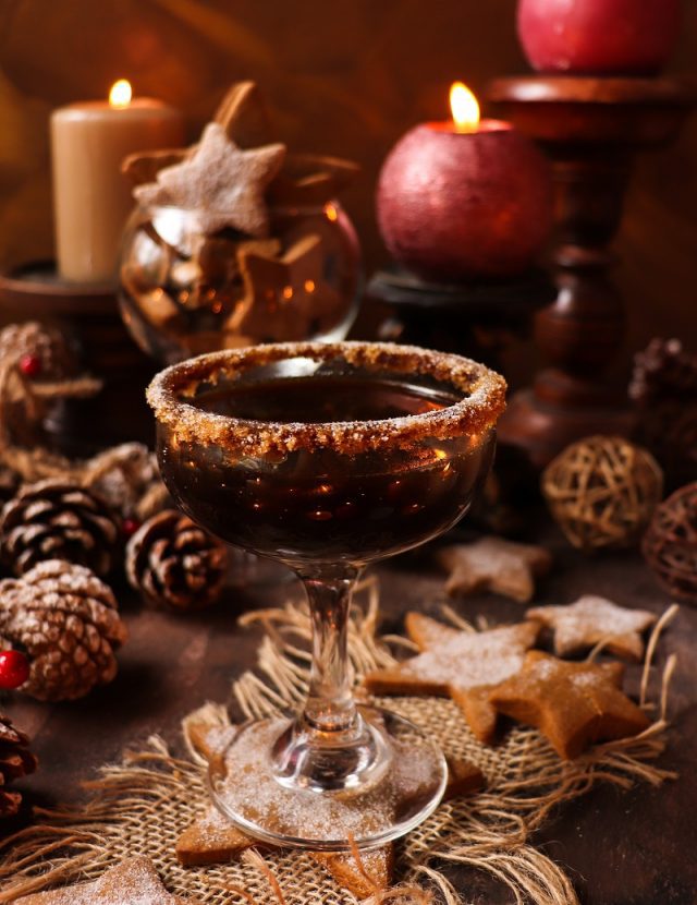 Festive Holiday Gingerbread Cocktail