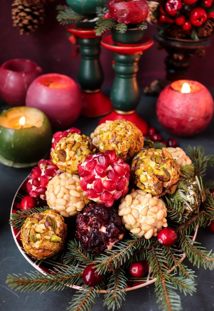 Festive Mini Cheese Balls Appetizer with Cranberries and Pistachios