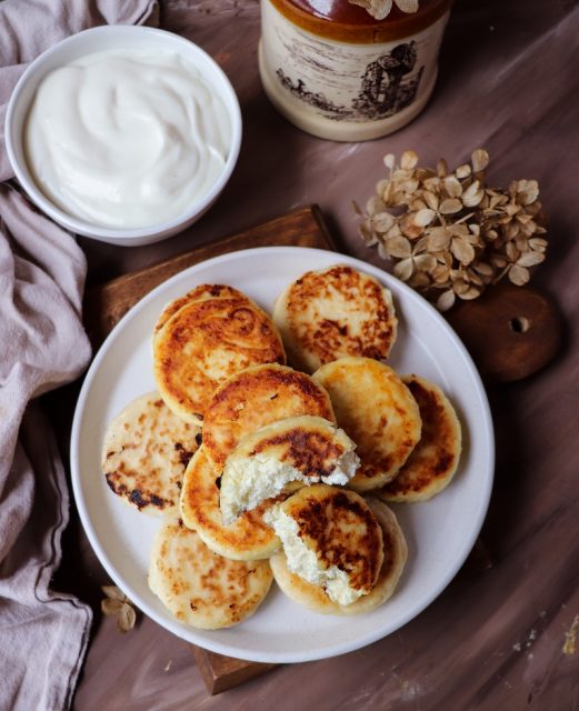 Syrniki (Cottage Cheese Pancakes)