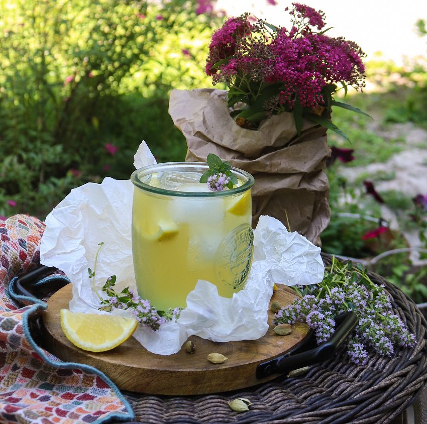 Cardamom Iced Green Tea with Maple Syrup and Lemon