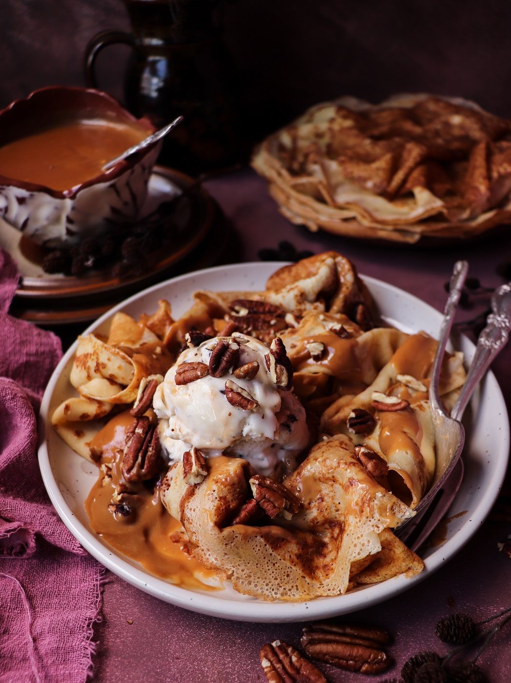 crepes with dulce de leche sauce and ice cream