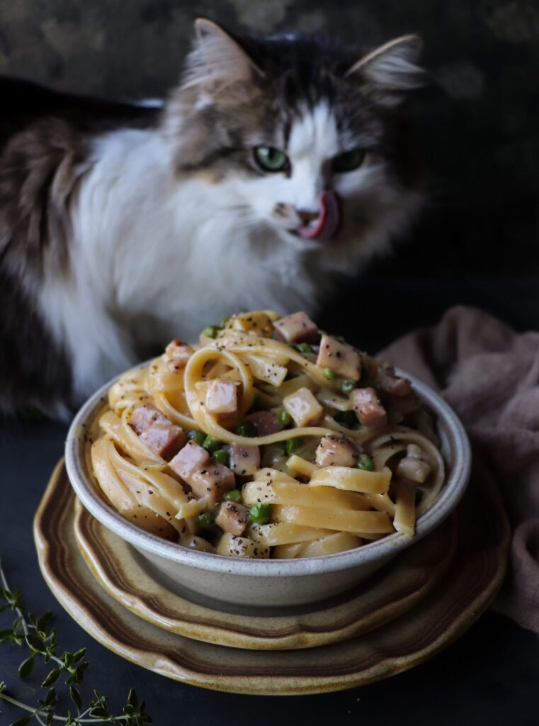 Pasta alla Papalina (Creamy Ham Pea Pasta)