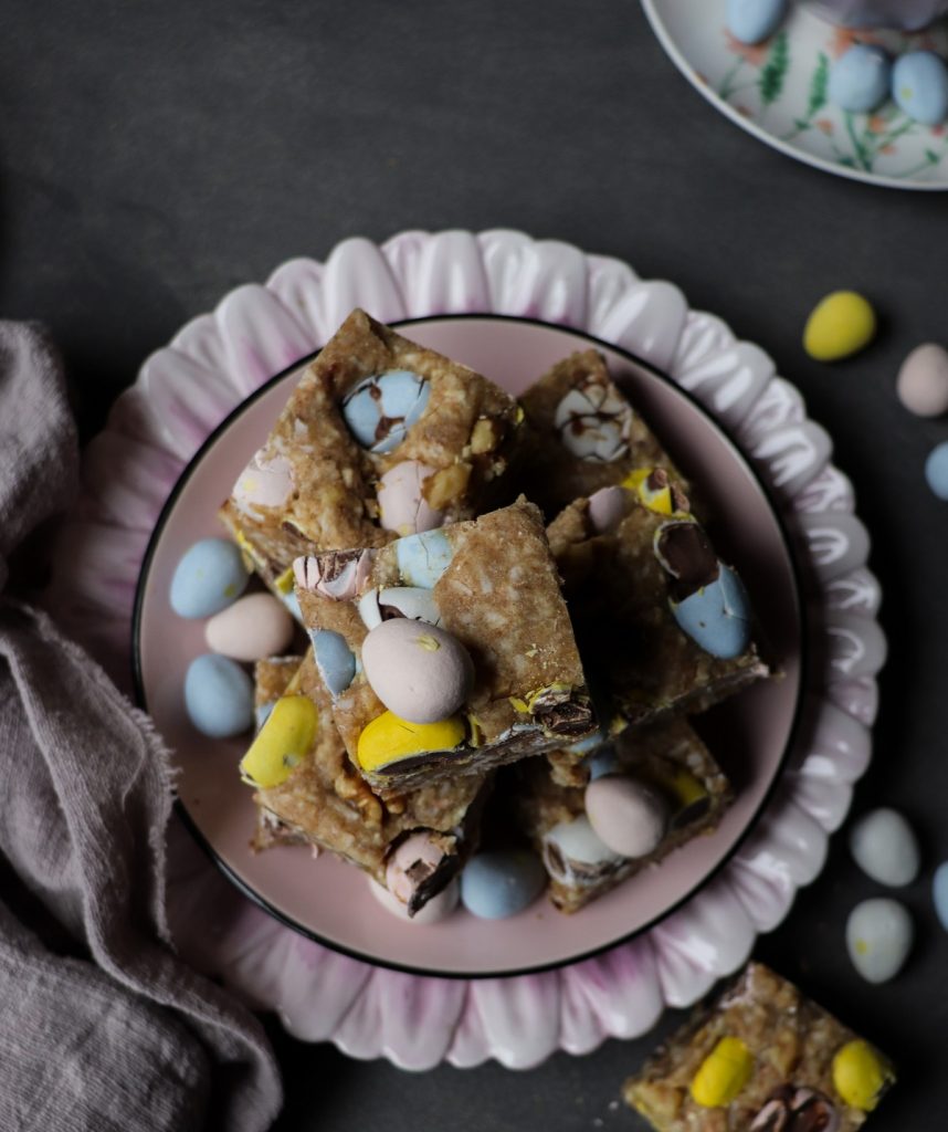 Easter Bars with Eggies 
