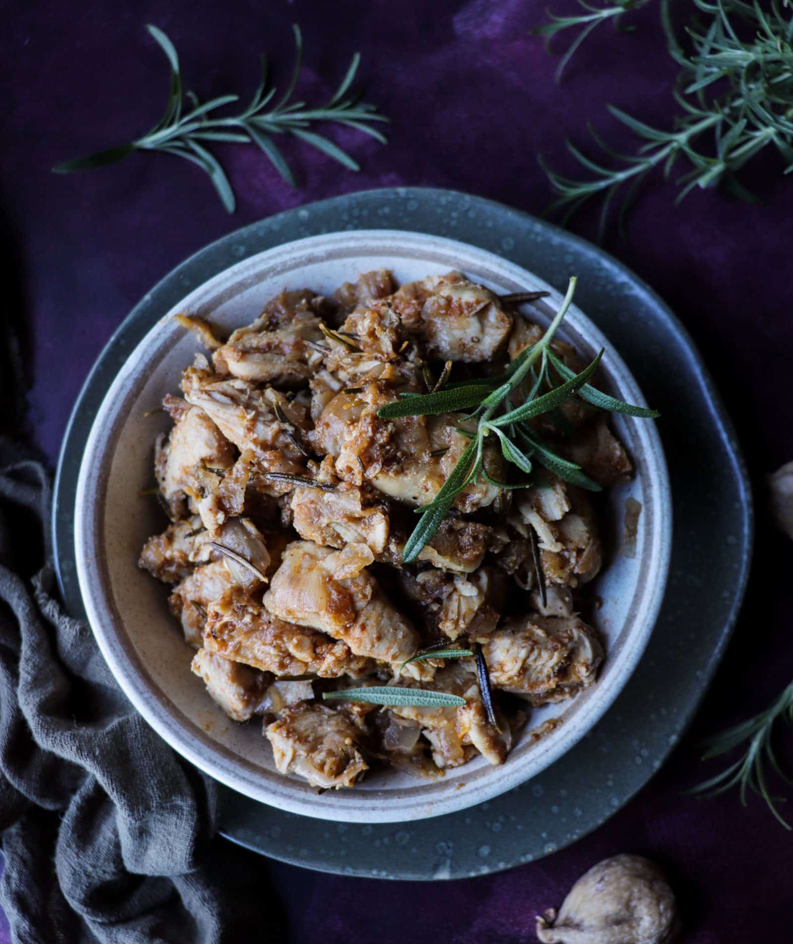 Chicken with White Wine, Figs and Rosemary