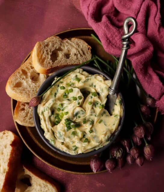 Val Chive Garlic Chive Butter - Flavourful Roasted Garlic Compound Butter