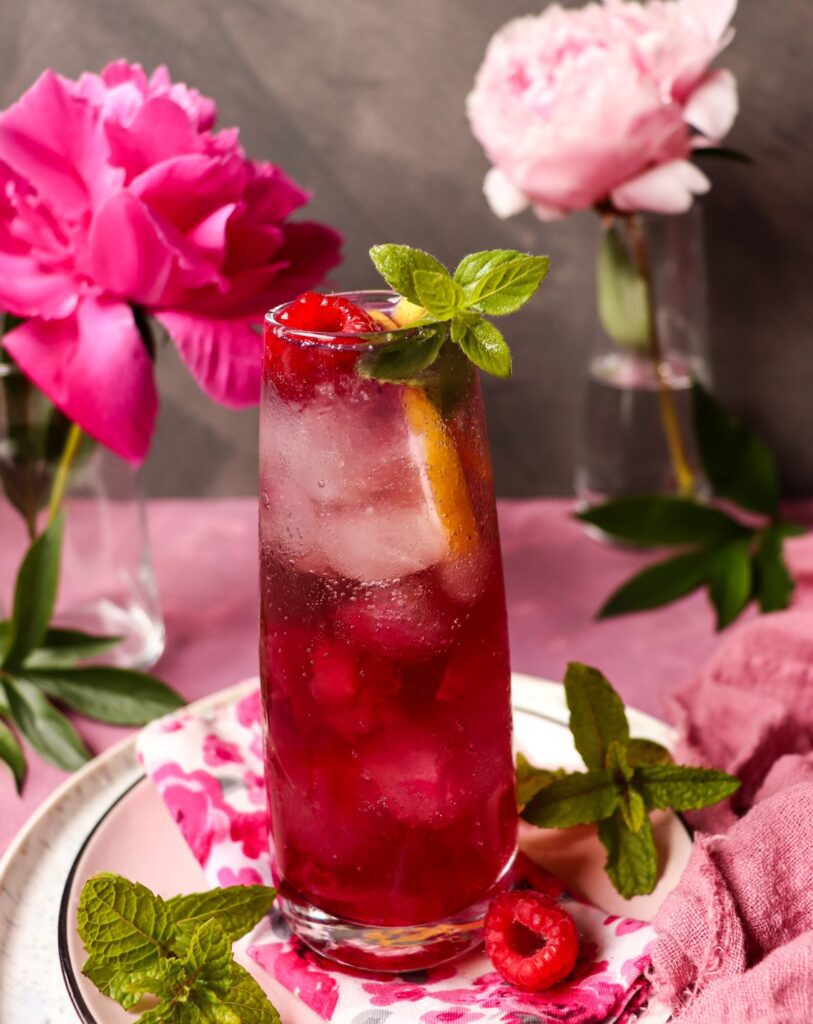 Gin Limoncello Raspberry Fizz (with Empress 1908 Indigo Gin)