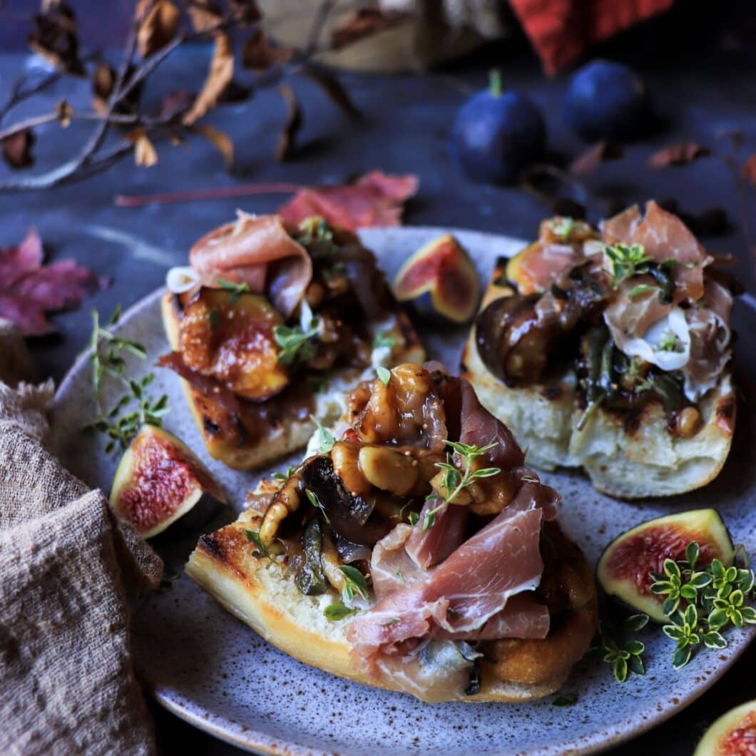 Bruschetta with Caramelized Figs, Walnuts, and Prosciutto