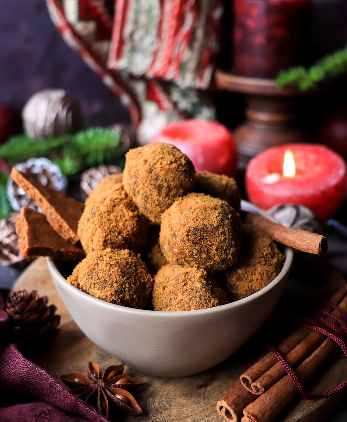 Gingerbread Bliss Balls - Festive Christmas Date Truffles