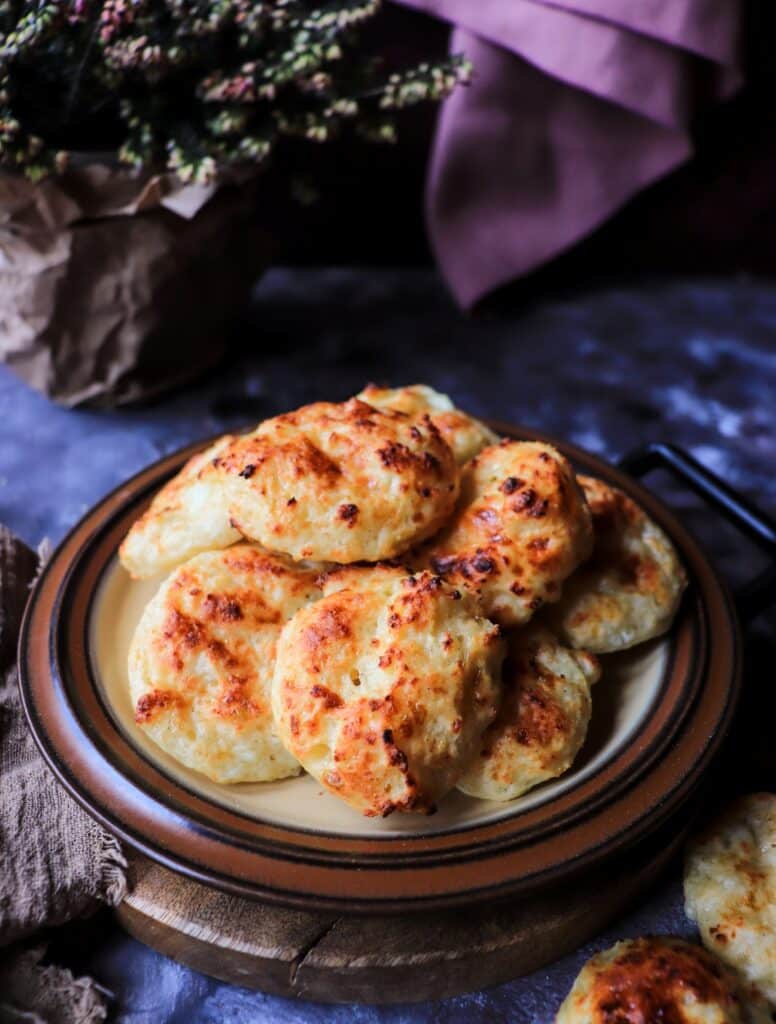 Baked Cottage Cheese Biscuits