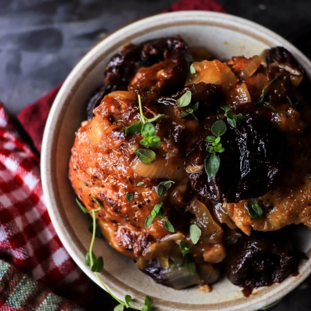 French Chicken with Prunes (Poulet aux Pruneaux)