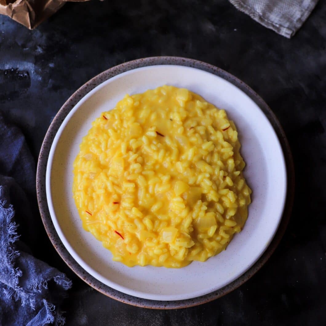 Italian Saffron Risotto (Classic Risotto alla Milanese)