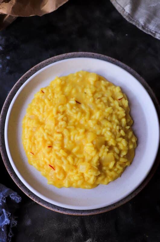 Italian Saffron Risotto (Classic Risotto alla Milanese)
