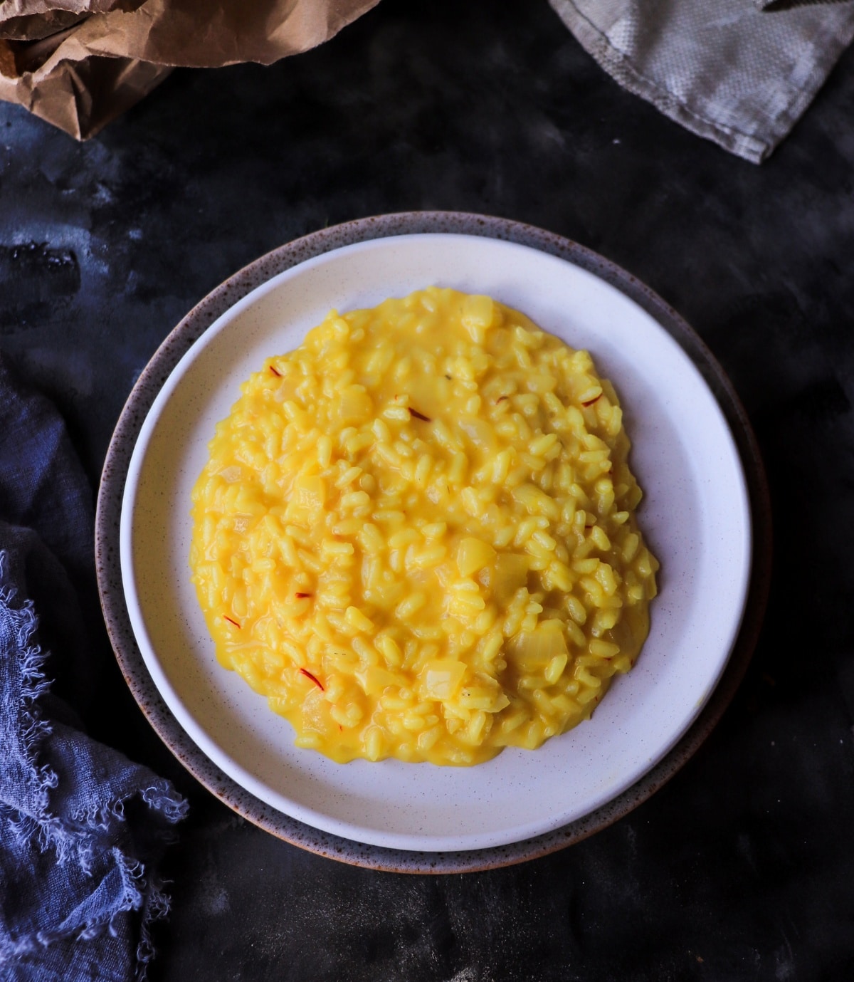 Italian Saffron Risotto (Classic Risotto alla Milanese)
