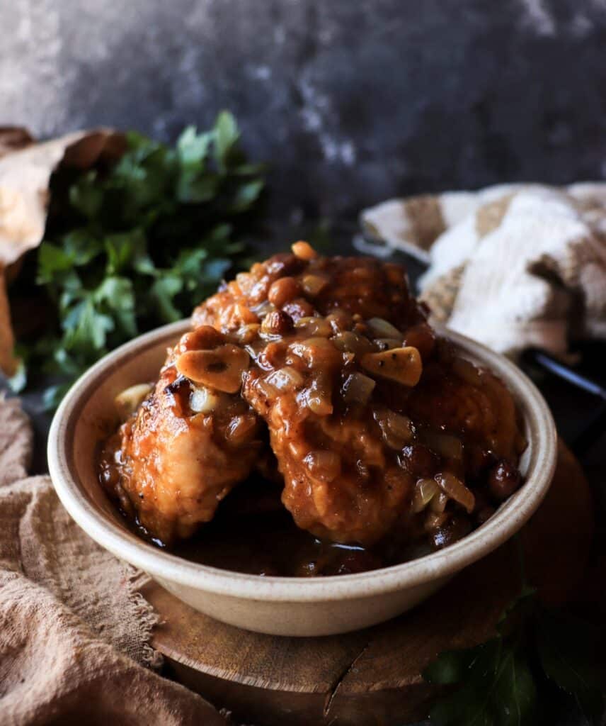 Pollo con Marsala e Uvetta (Marsala Chicken with Raisins)