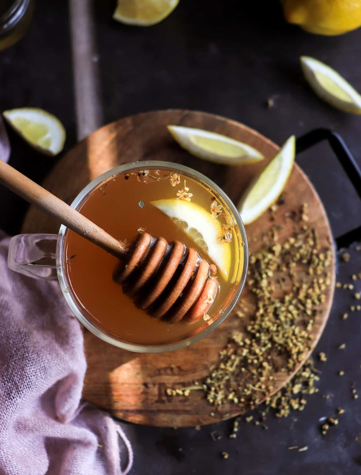 How to make elderflower tea with honey and lemon