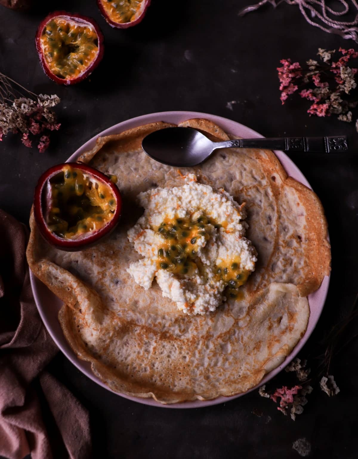 Honey ricotta filling for crepes with passion fruit