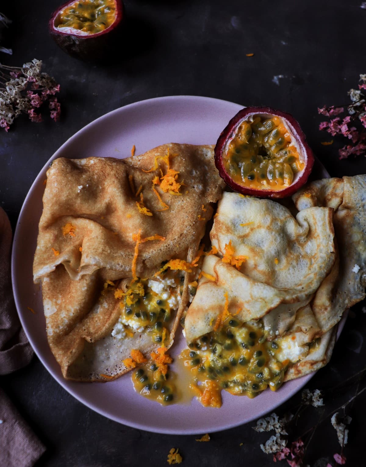 Easy crêpe dessert with ricotta and passion fruit