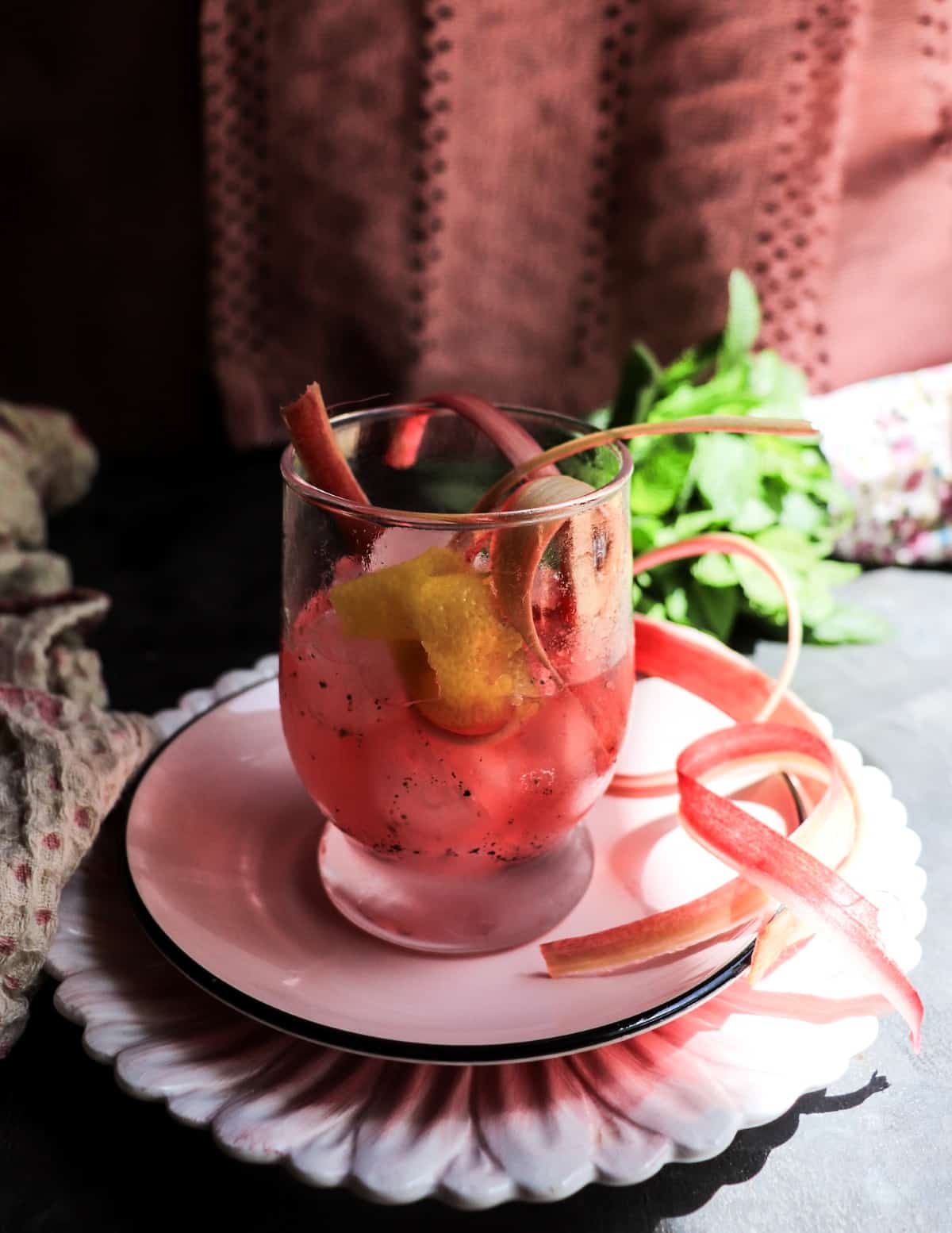 Rhubarb soda with cream recipe