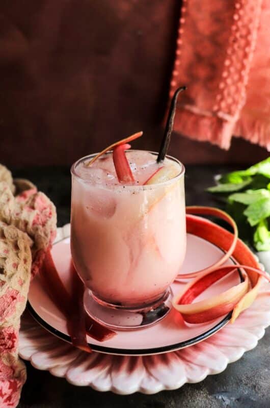 Rhubarb Cream Soda with Vanilla