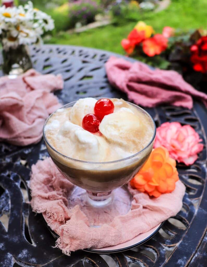 Amaretto Root Beer Float