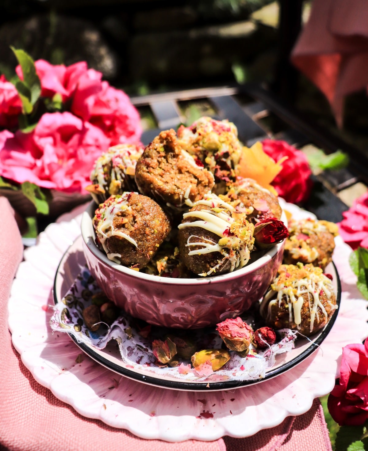 How to make rose jam truffles with pistachios