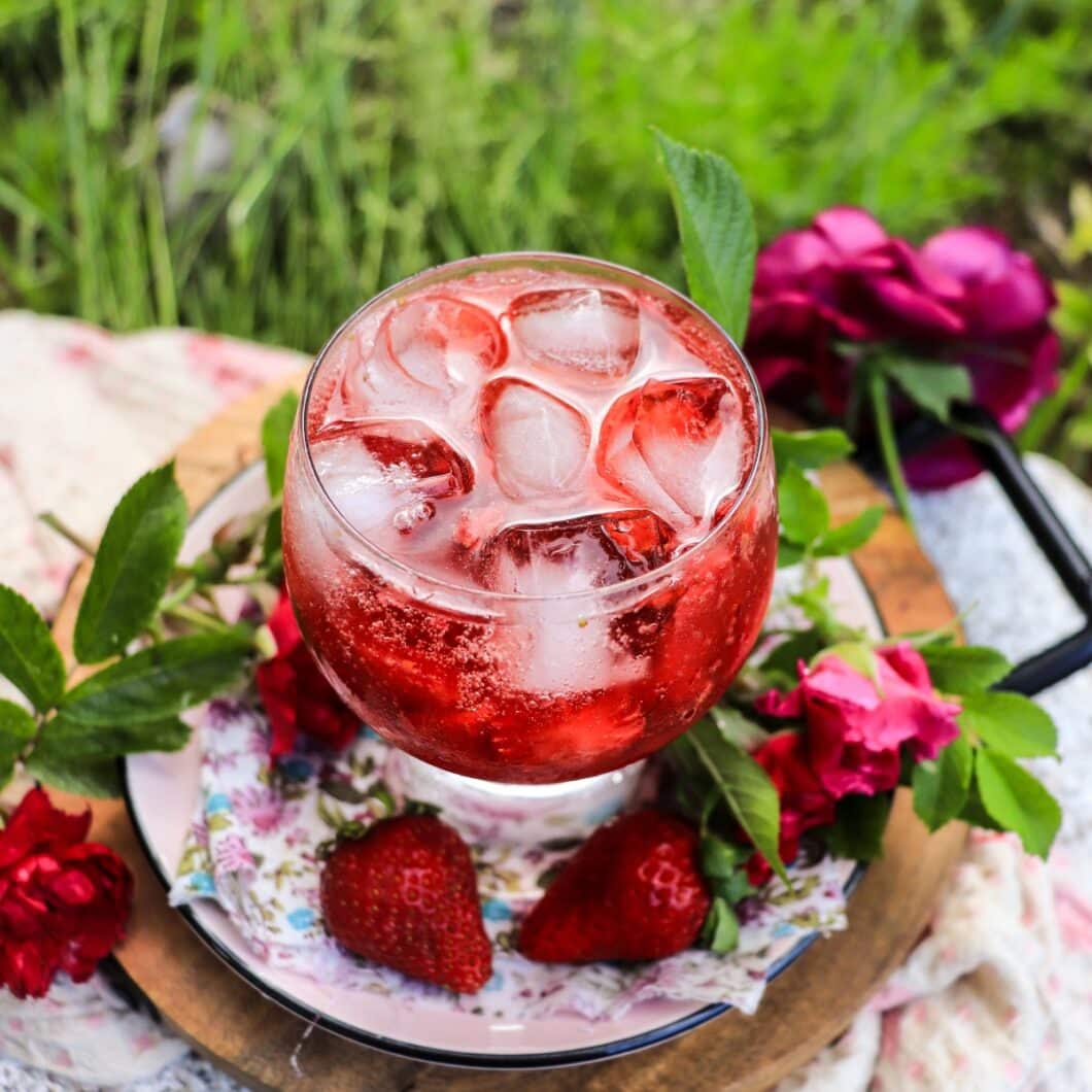 Strawberry Rose Spritz
