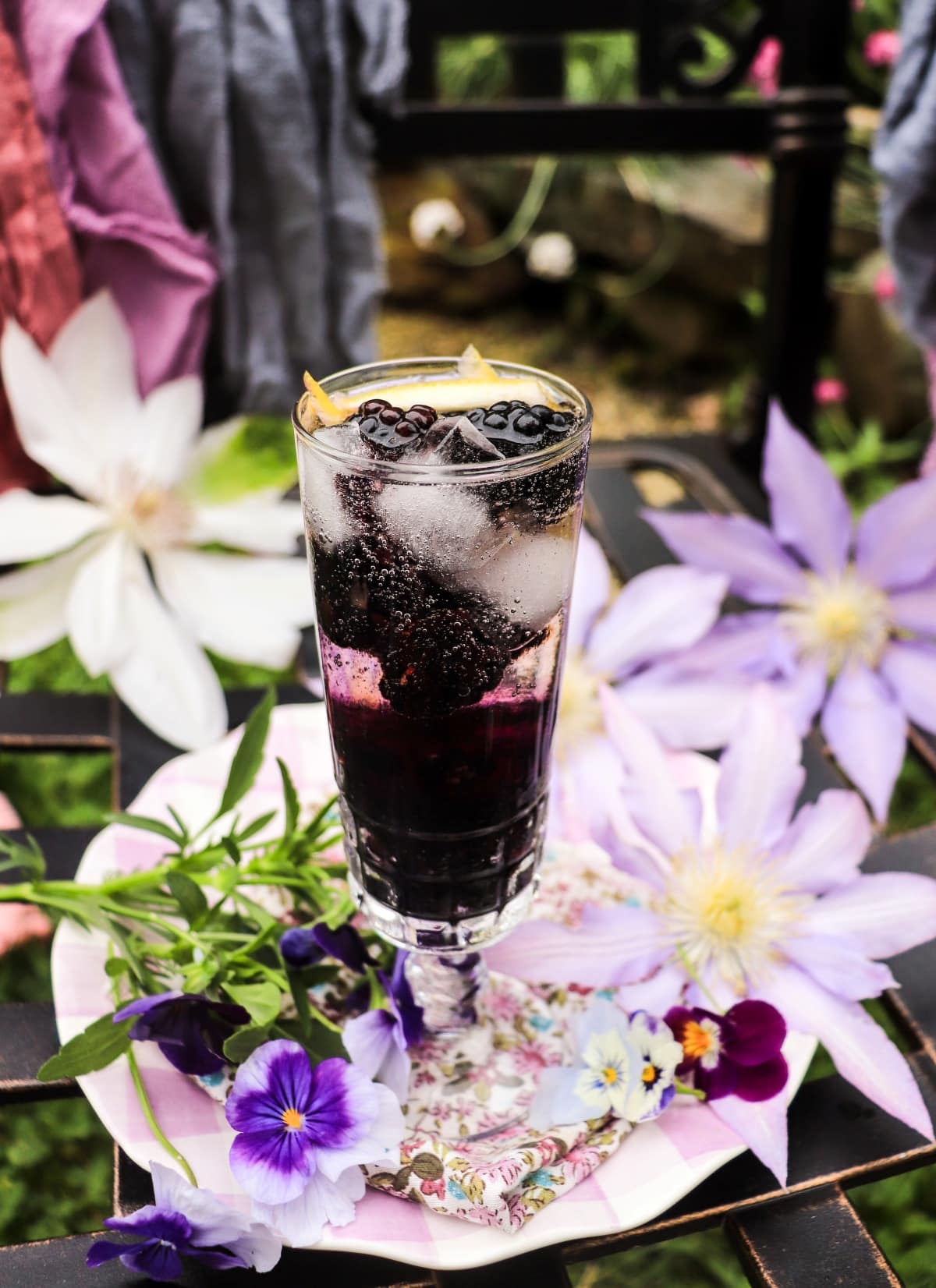 sparkling wine spitz with blackberry and violet