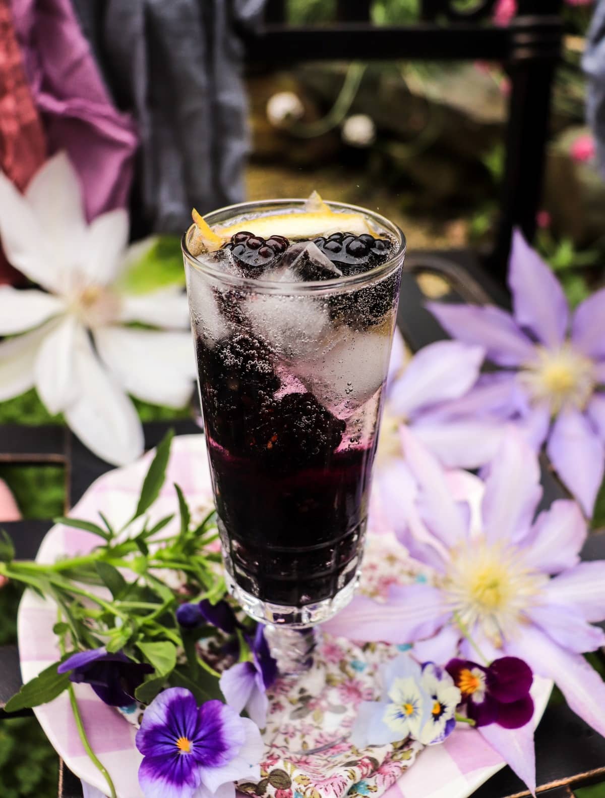 violet spritz with blackberries
