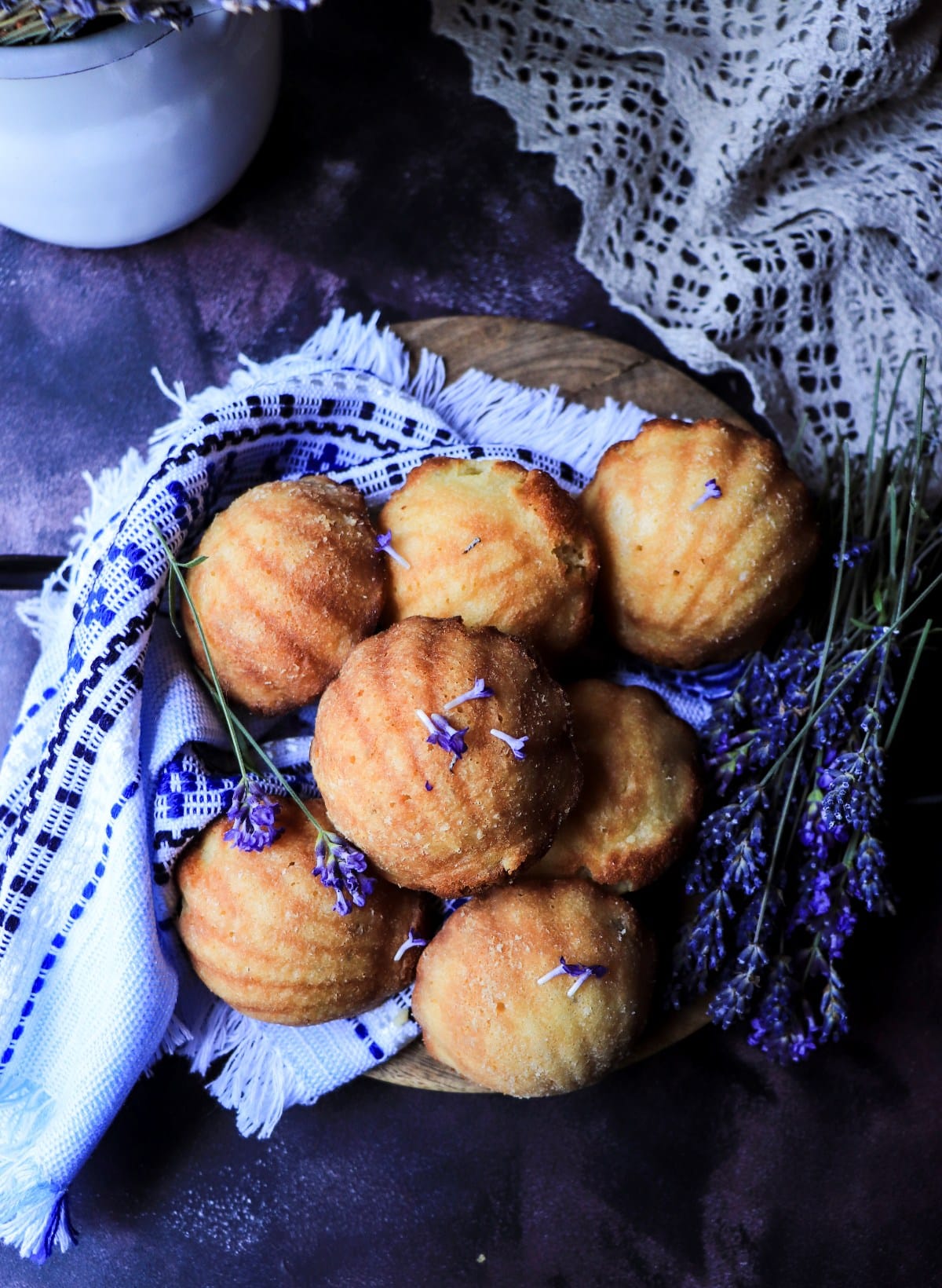Recipe for homemade lavender madeleines with honey