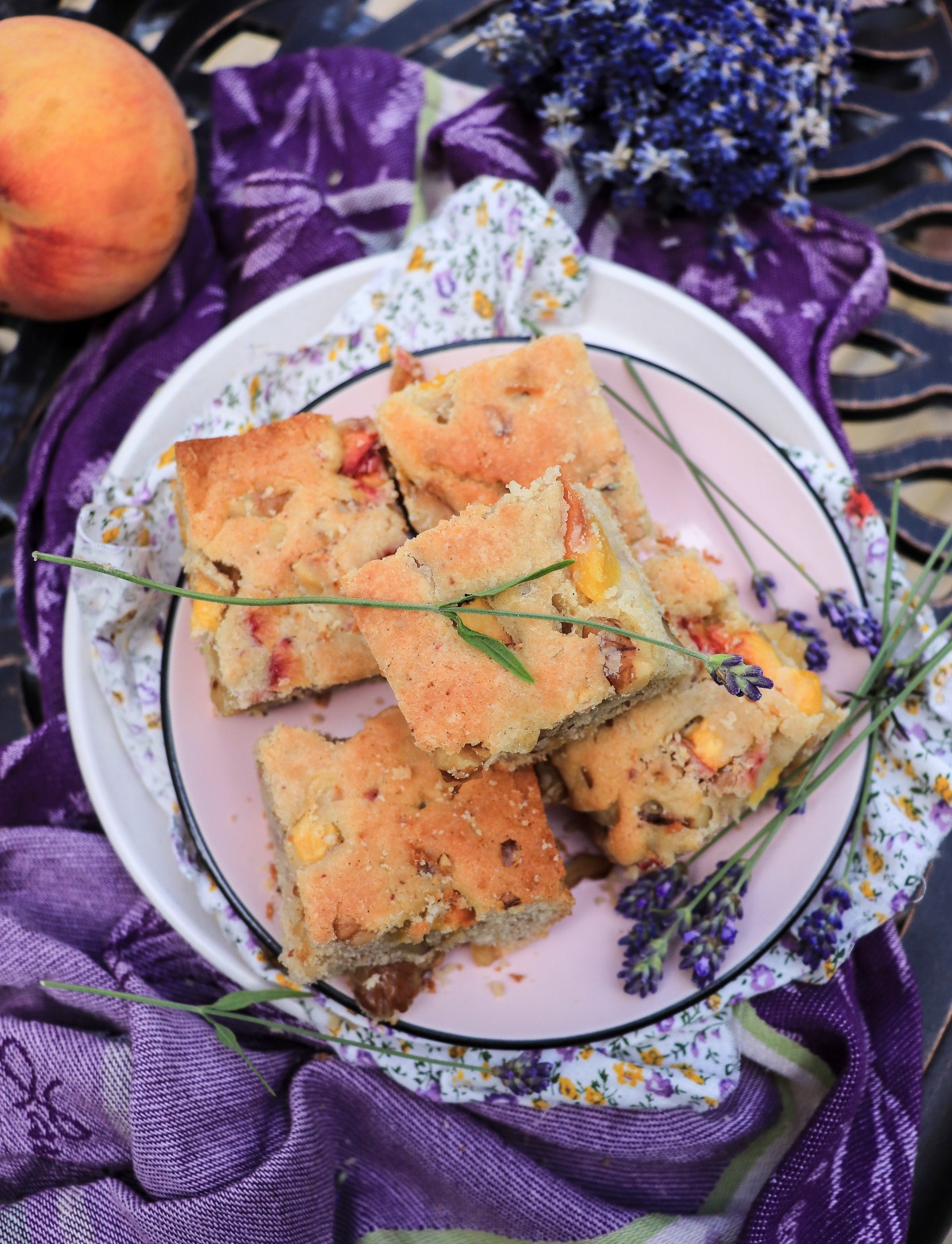 How to make peach cake bars with lavender