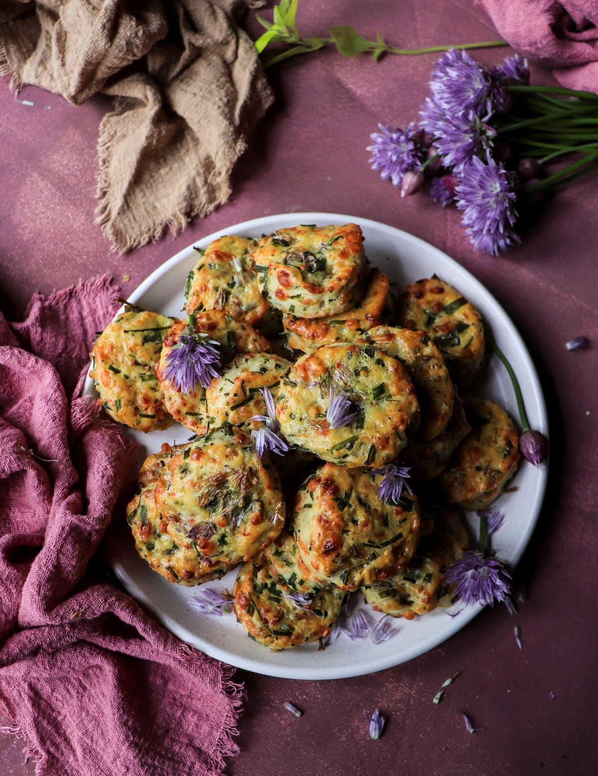 Easy savoury cheese cookies with fresh chives