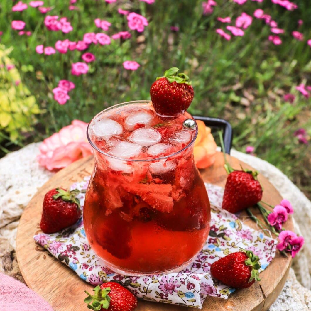 Strawberry Amaretto Spritz