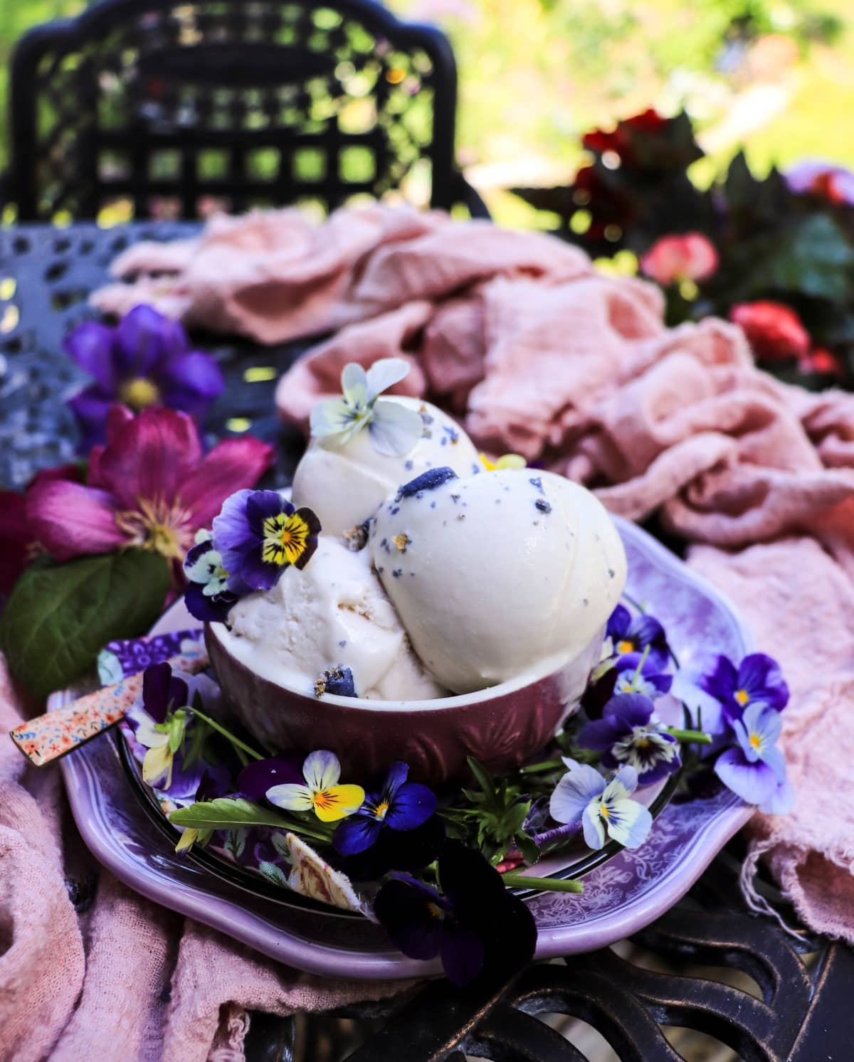 No-custard violet liqueur ice cream