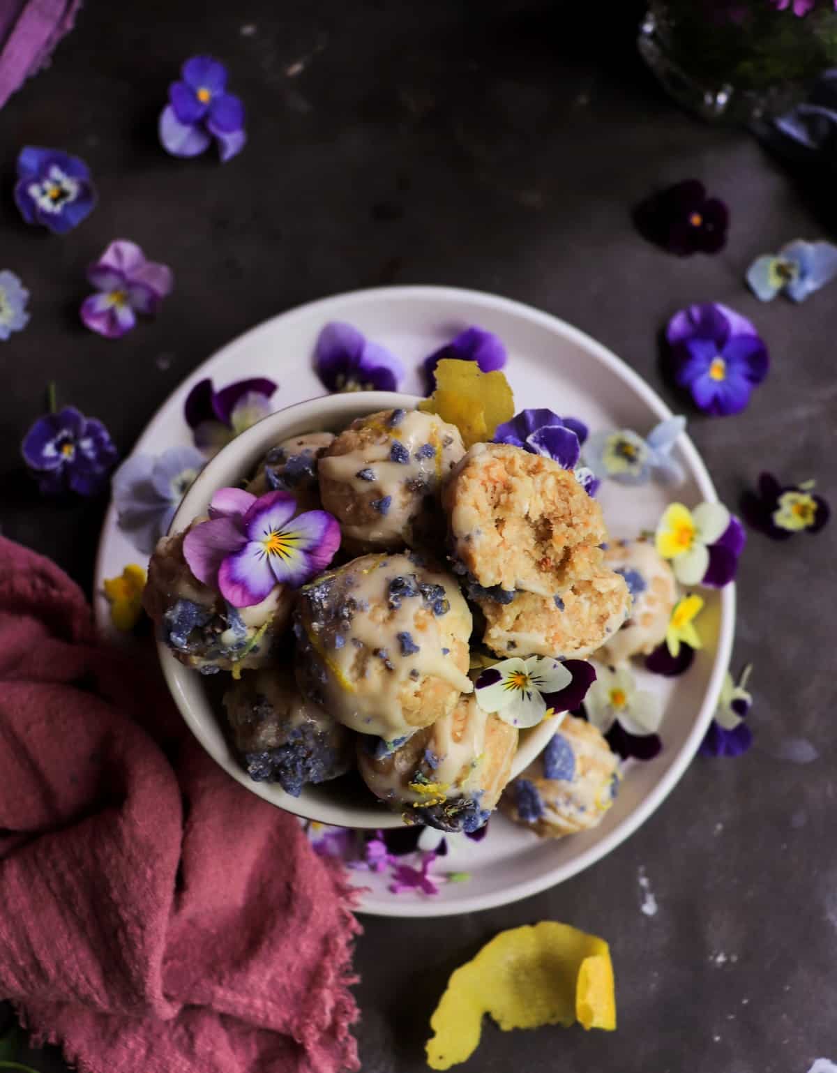 Violet wafer truffles with white chocolate and candied violets