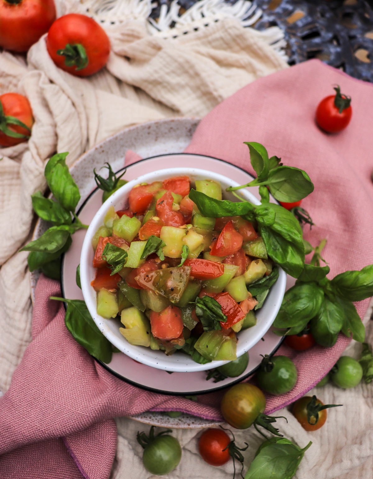No-cook tomato relish with green tomatoes and fresh basil