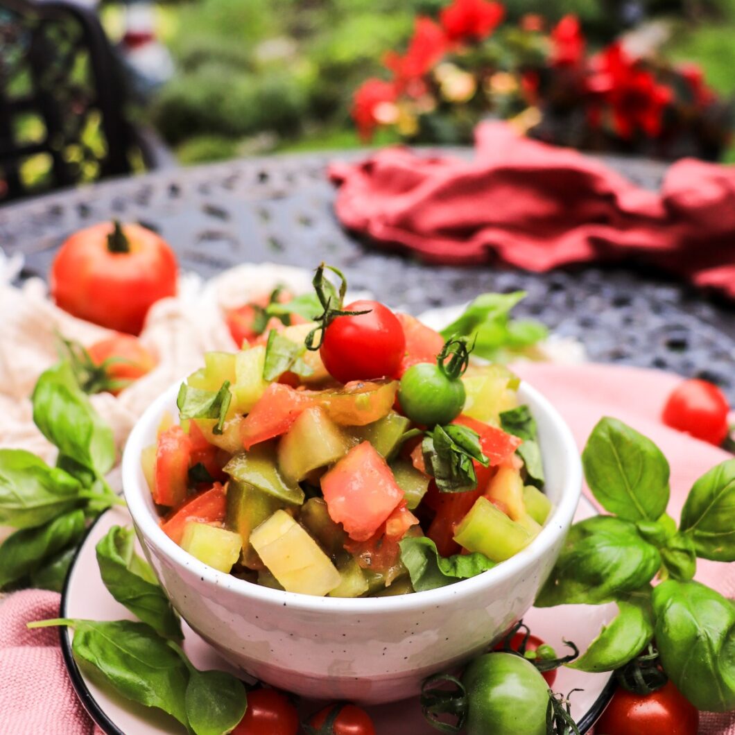 Fresh Tomato Relish with Green Tomatoes
