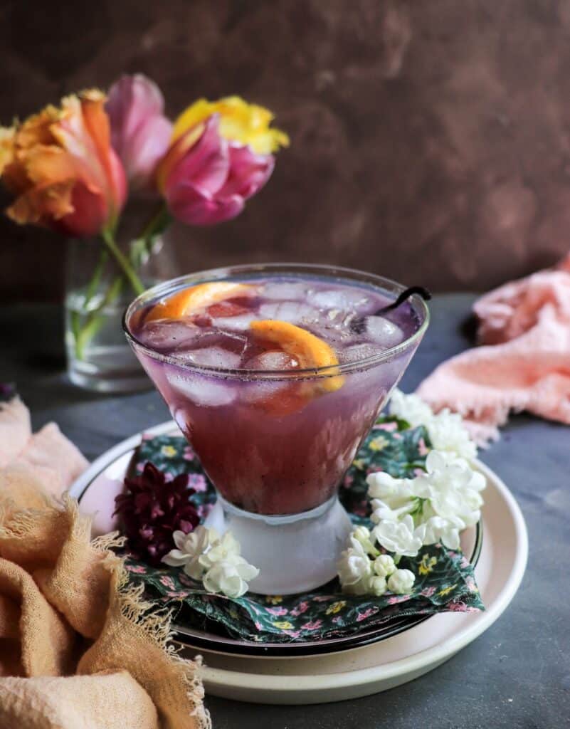 Grapefruit Cocktail with Gin, Honey and Vanilla