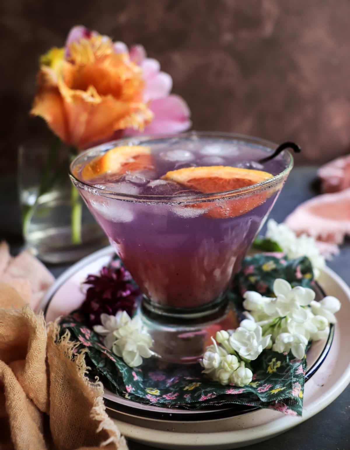 purple gin cocktail with grapefruit and Empress gin 1908