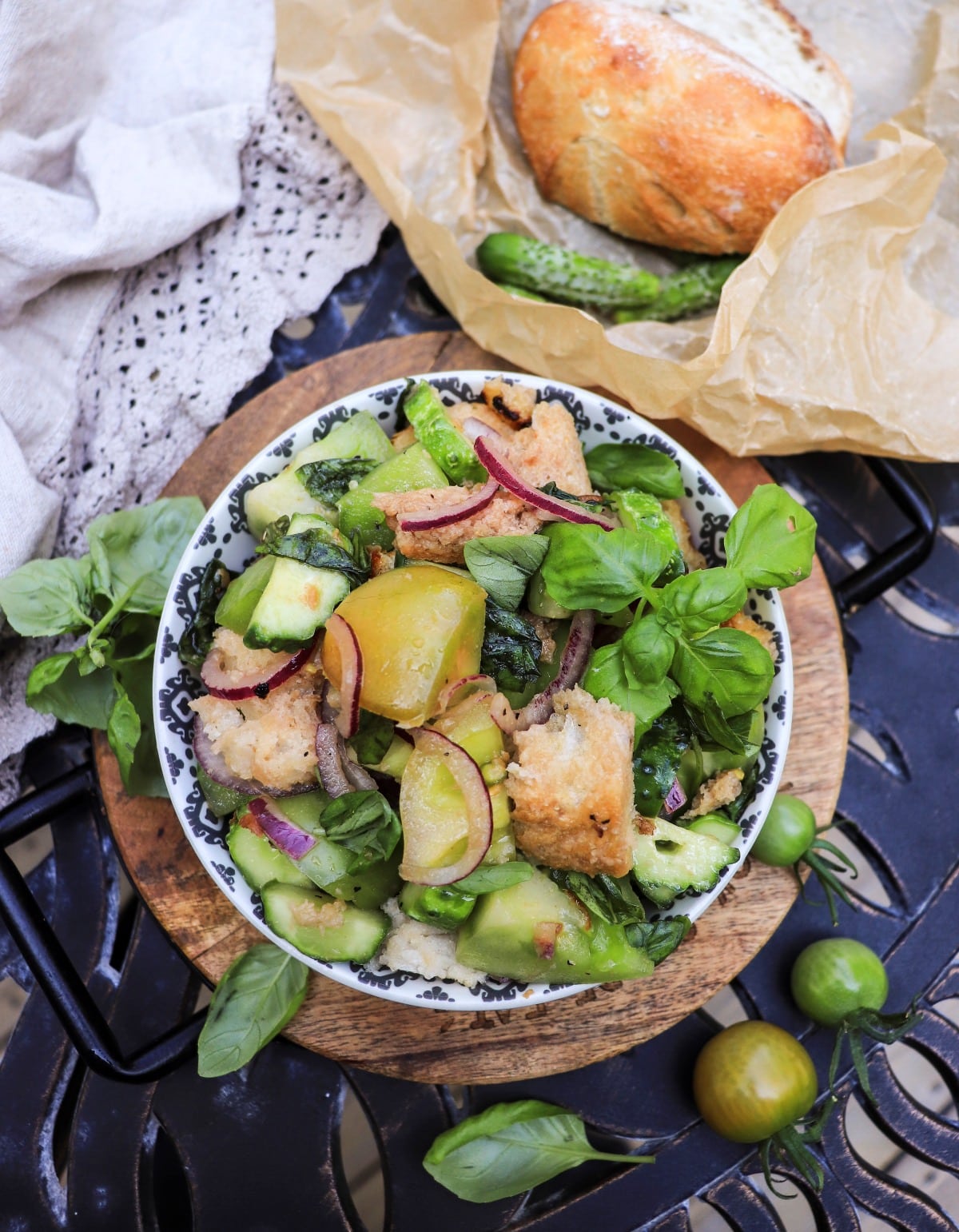 Italian bread salad with green tomatoes and cucumber