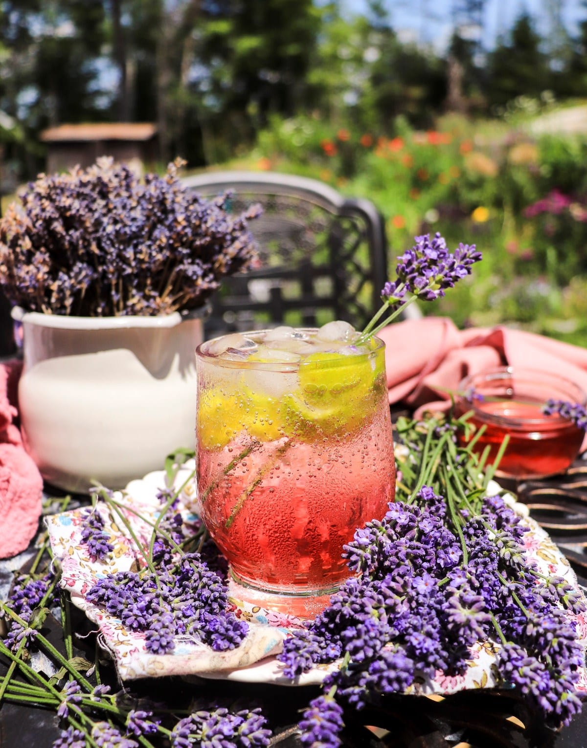 refreshing lavender summer drink with tonic water